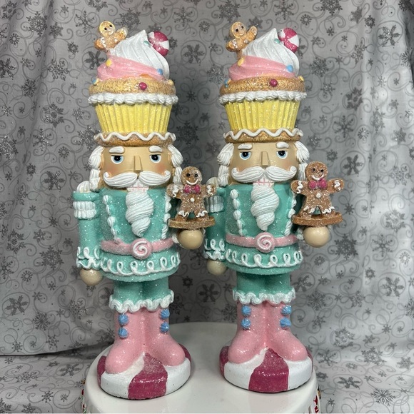 Christmas Bakery Sweet Treat Candy Pastel Gingerbread Cookie Nutcracker Figures - Picture 1 of 12